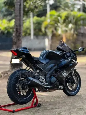 Yamaha R15 2020