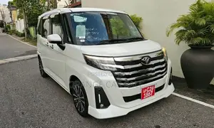 Toyota Roomy Custom GT\ 2025