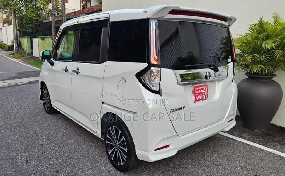 Toyota Roomy Custom GT\ 2025
