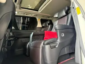 Toyota Alphard Executive Lounge 2013