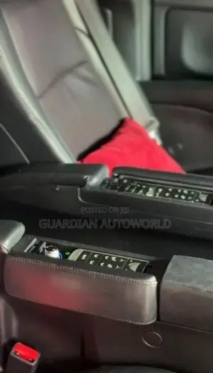Toyota Alphard Executive Lounge 2013