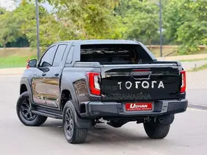 Toyota Hilux Travo Overland Plus 2026
