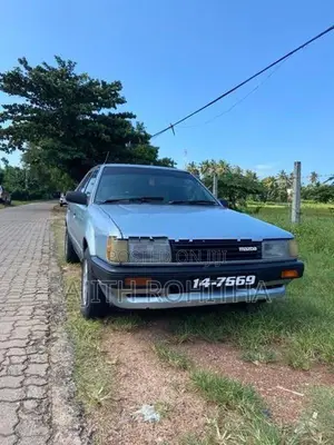 Mazda Familia 323BF 1987