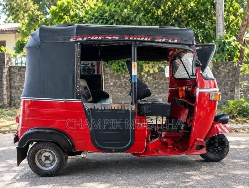 Bajaj RE 2002