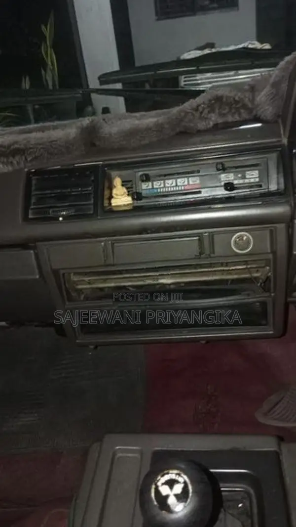 Nissan Vanette 1990