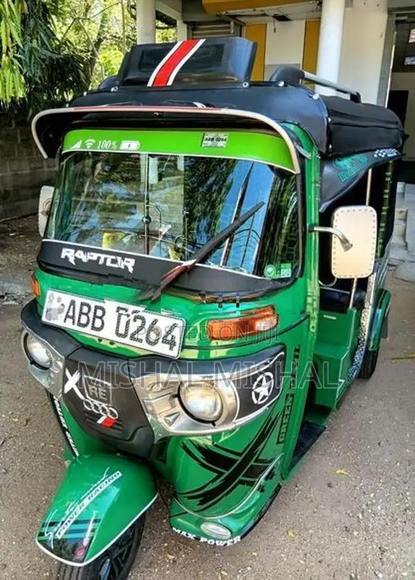 Bajaj RE Three wheelers 2016