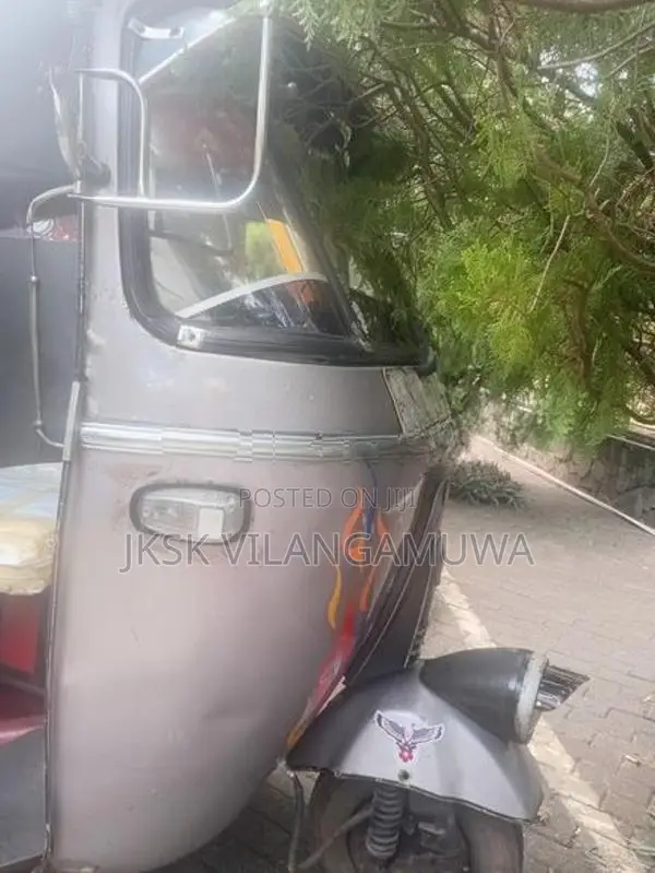 Bajaj RE 2003