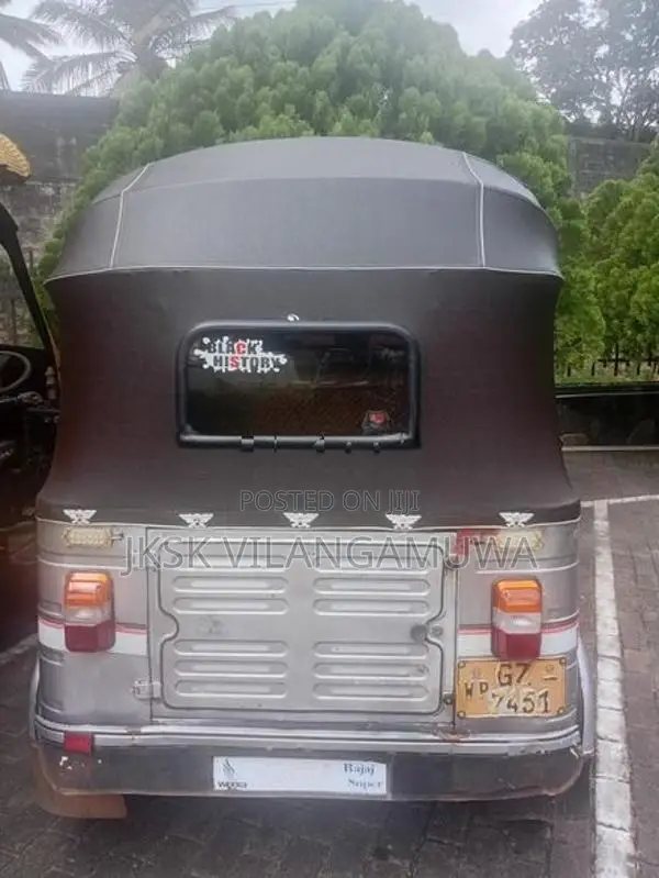Bajaj RE 2003