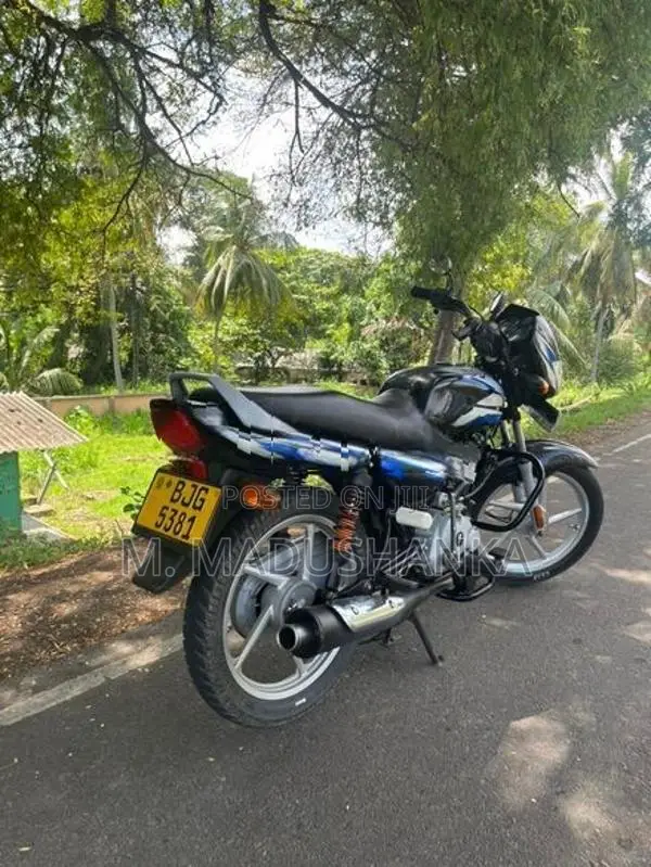 Bajaj CT100 2024