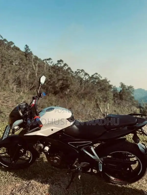 Bajaj Pulsar NS200 2016