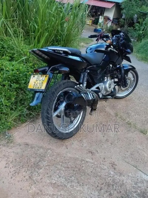 Bajaj Pulsar 180 2015