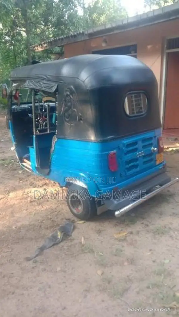 Bajaj RE Three Wheeler 2009