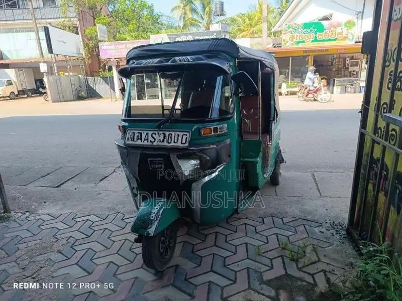 Bajaj RE 2014