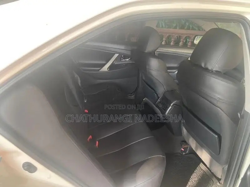 Toyota Camry 2011