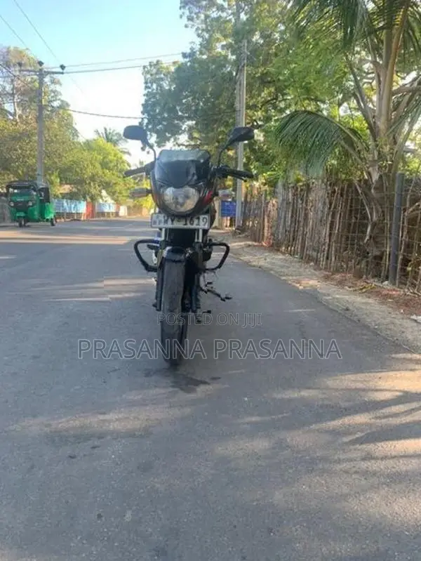 Bajaj Pulsar 180 2011