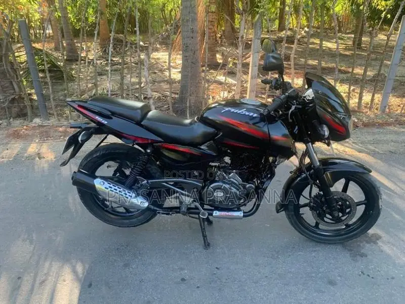 Bajaj Pulsar 180 2011