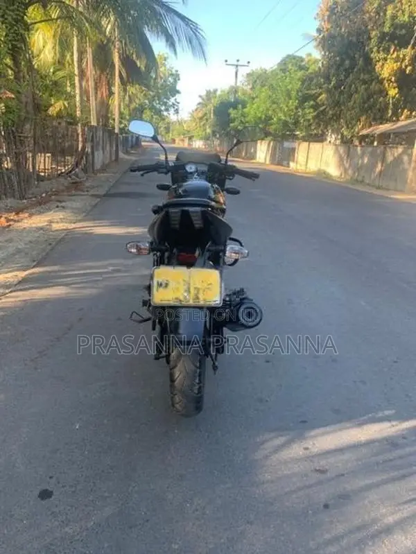 Bajaj Pulsar 180 2011