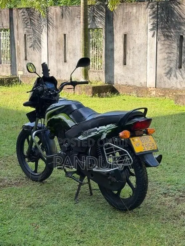 TVS Metro 2015
