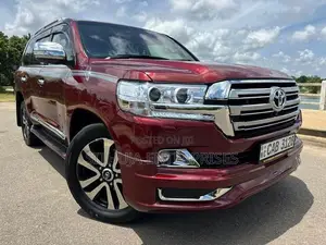 Toyota Land Cruiser Sahara V8 Diesel law millag 2013
