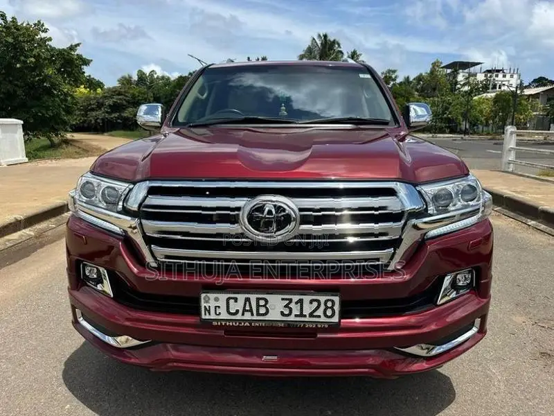 Toyota Land Cruiser Sahara V8 Diesel law millag 2013