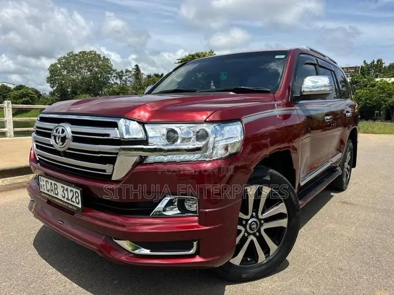 Toyota Land Cruiser Sahara V8 Diesel law millag 2013