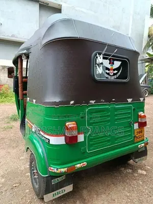 Bajaj RE 2000