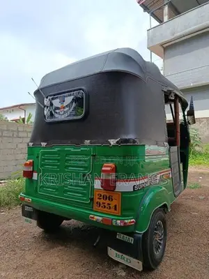 Bajaj RE 2000
