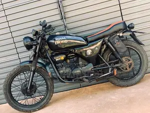 Hero CD 100 2005