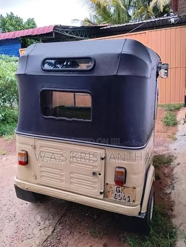 Bajaj RE 2002