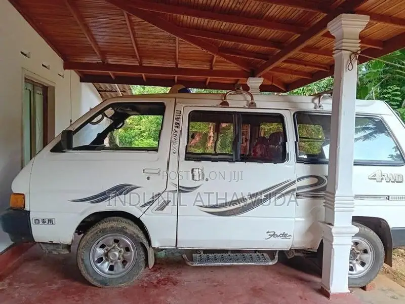 Nissan Vanette 1996