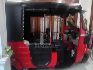 Bajaj RE 2015