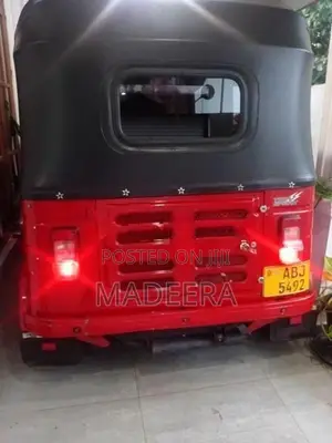 Bajaj RE 2015