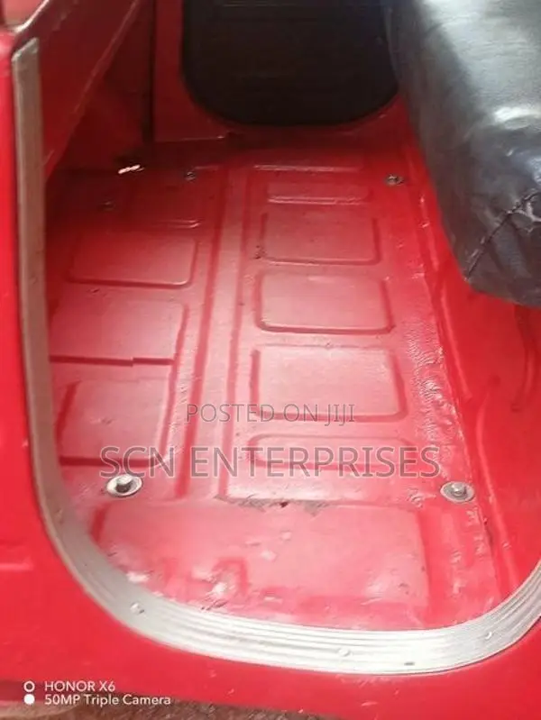 Bajaj RE 2010