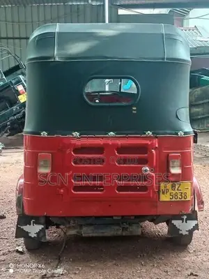 Bajaj RE 2010