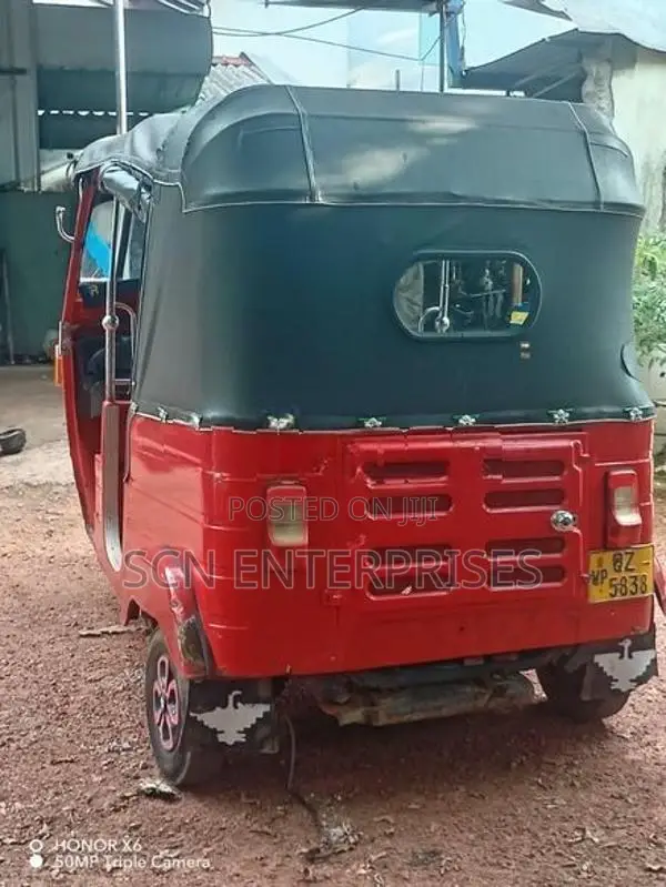 Bajaj RE 2010