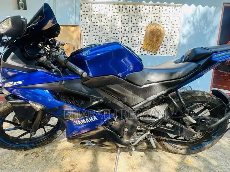 Yamaha R15 2019