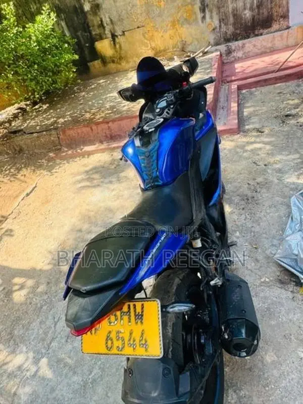 Yamaha R15 2019