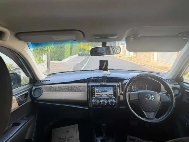 Toyota Axio 2013