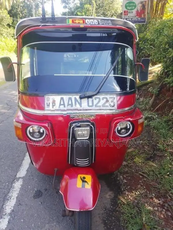 Bajaj RE 2013