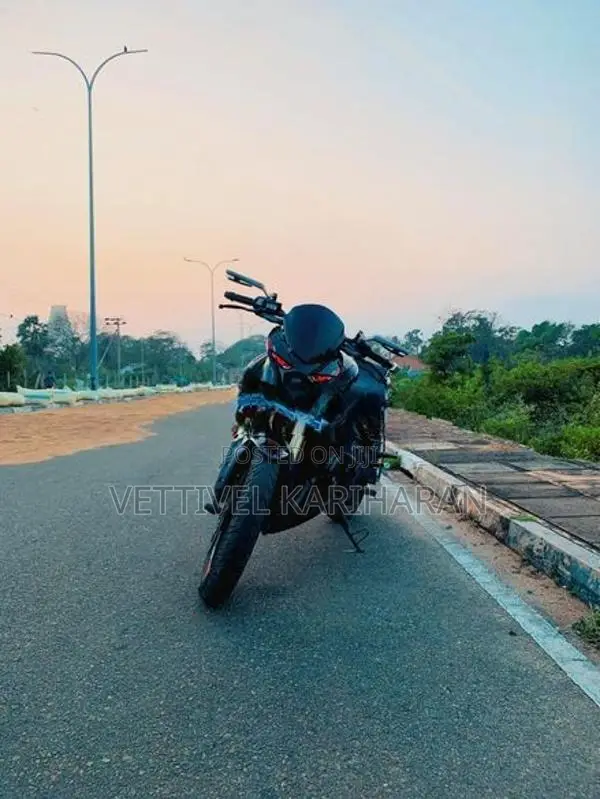 Bajaj Pulsar N160 2025