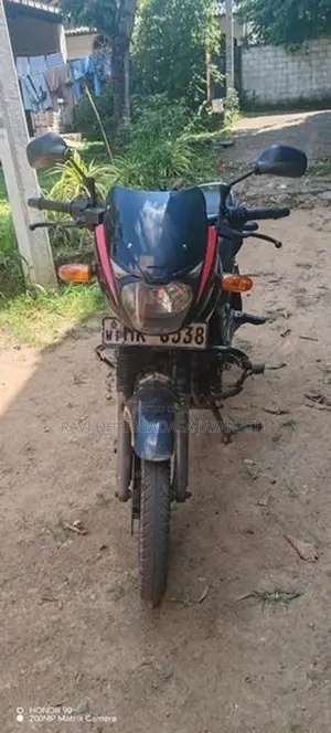 Bajaj Pulsar 180 2005