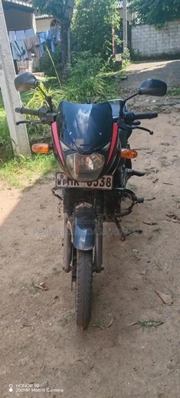 Bajaj Pulsar 180 2005