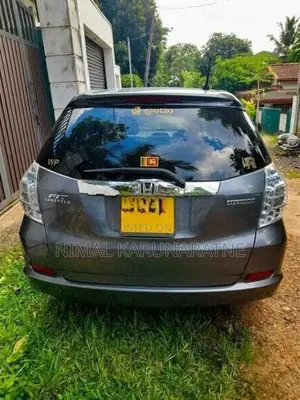 Honda Fit Shuttle 2015