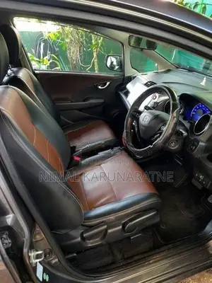 Honda Fit Shuttle 2015
