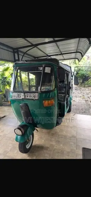 Bajaj RE Three wheelers 2004