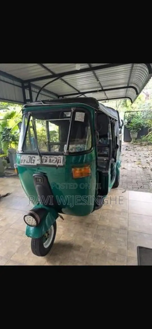 Bajaj RE Three wheelers 2004