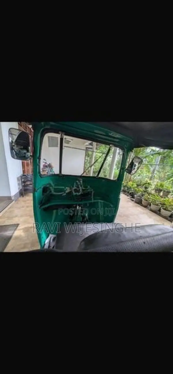 Bajaj RE Three wheelers 2004