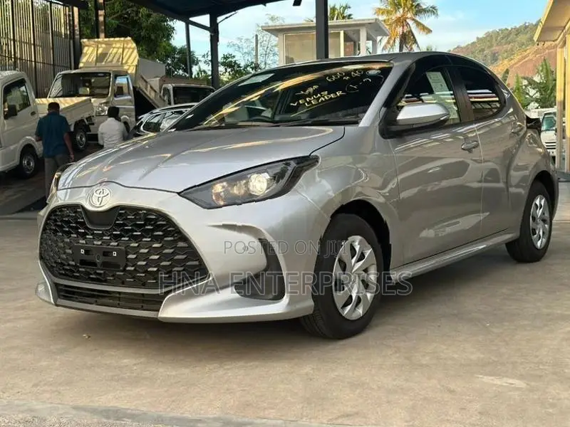 Toyota Yaris X 2025