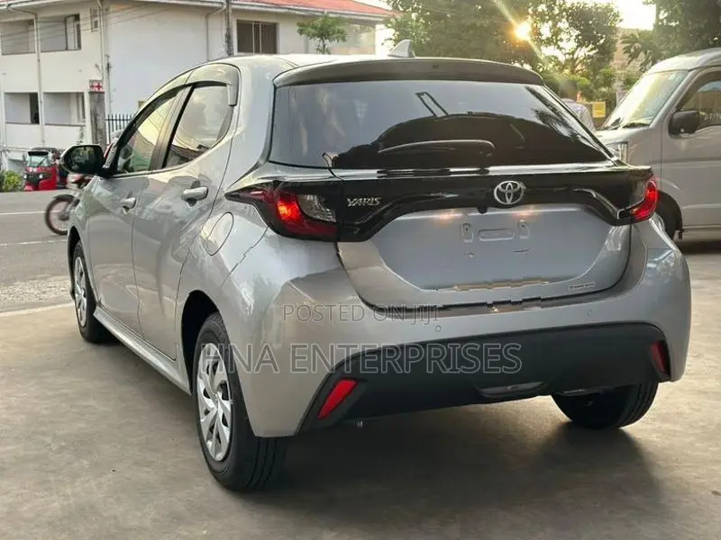 Toyota Yaris X 2025