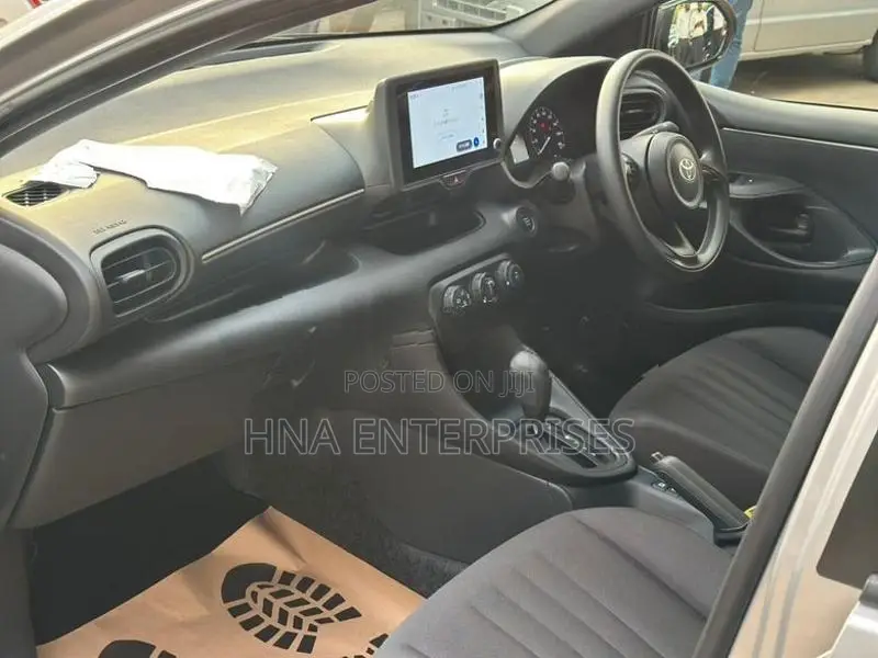 Toyota Yaris X 2025
